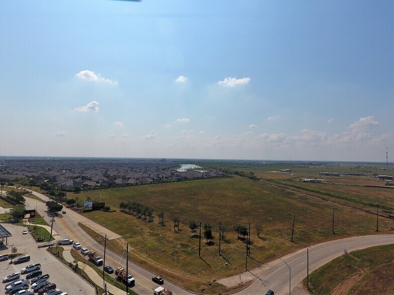 More Photos Of Meridiana Pky @ Green Valley Dr, Rosharon Land For Lease