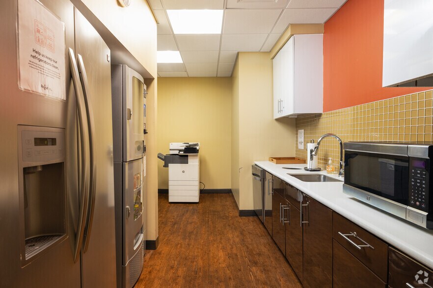 More Photos Of 601 21st St, Vero Beach Coworking Space