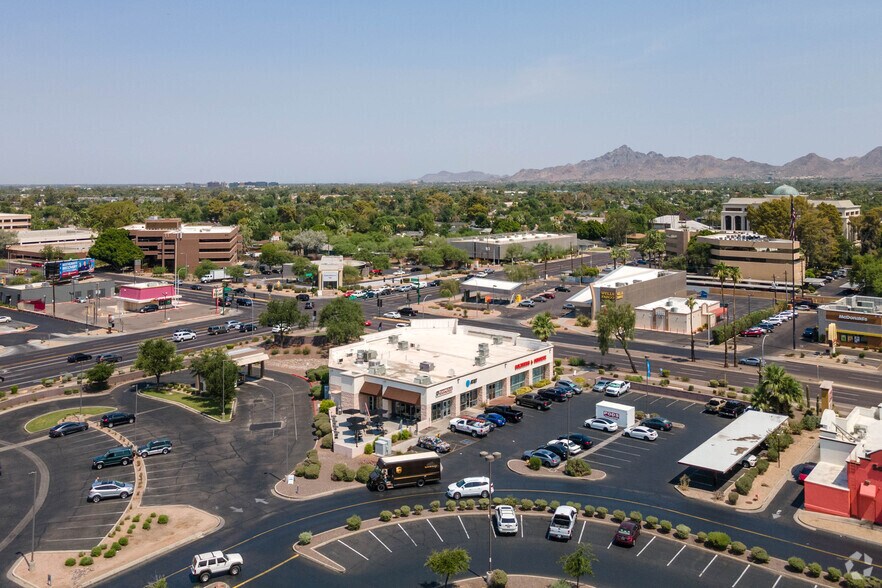 More Photos Of 4423 E Thomas Rd, Phoenix Freestanding For Lease