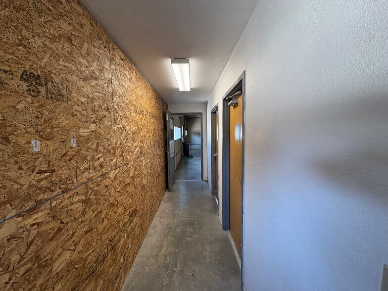 More Photos Of 218 E 50th St, Garden City Warehouse For Lease