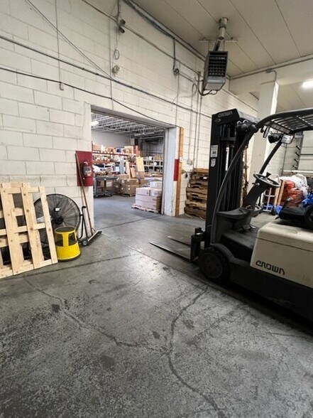 More Photos Of 1642 Carroll Ave, Saint Paul Light Manufacturing For Lease