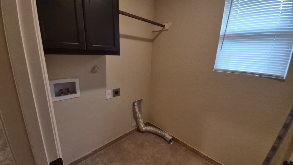 More Photos Of 6866 Lakeview Dr, San Antonio Multifamily For Sale