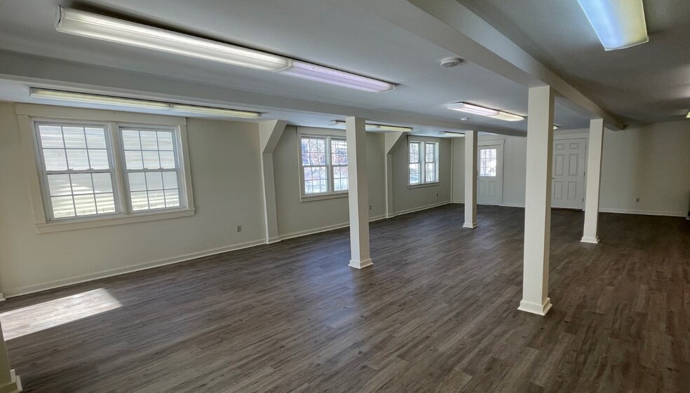 More Photos Of 15 School St, Freeport Storefront Retail Office For Sale