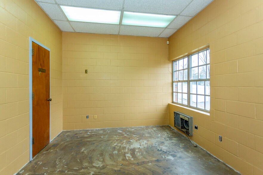 More Photos Of 2001 Avenue Z, Birmingham Religious Facility For Sale