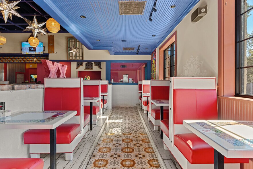 More Photos Of 1025 Industrial Dr, Crestview General Retail For Sale