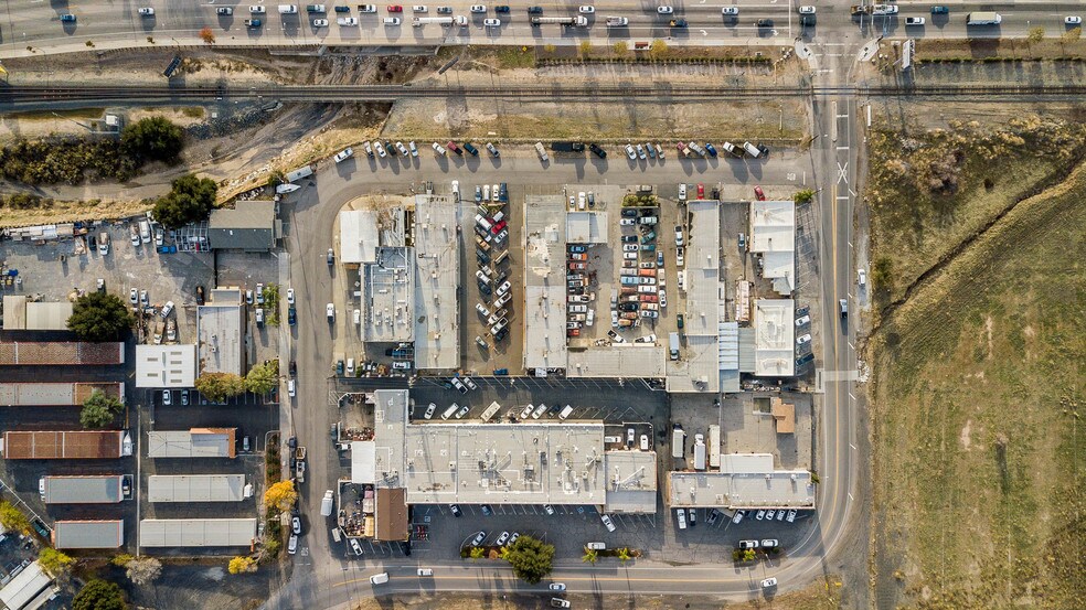 More Photos Of 22414 13th St, Newhall Contractor Storage Yard For Lease