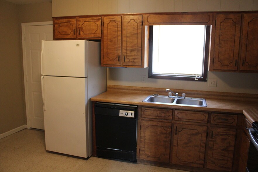 More Photos Of 460 Richardson Rd SE, Calhoun Apartments For Sale