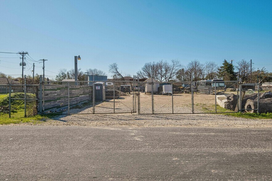 More Photos Of 1401 Mooreland Dr, Austin Land For Sale