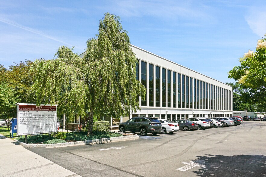 More Photos Of 1940 Commerce St, Yorktown Heights Office For Lease