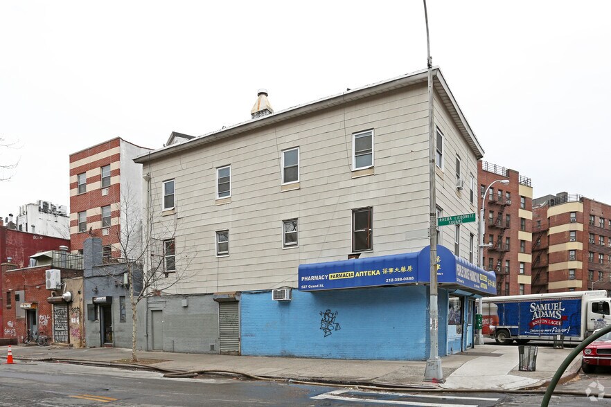 More Photos Of 527 Grand St, New York Apartments For Lease