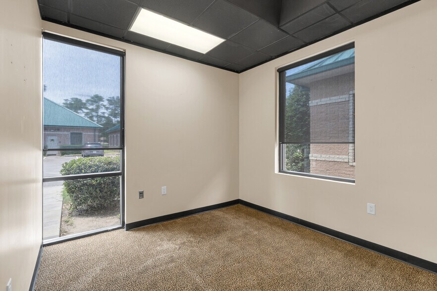 More Photos Of 1125 Cypress Station Dr, Houston Medical For Lease