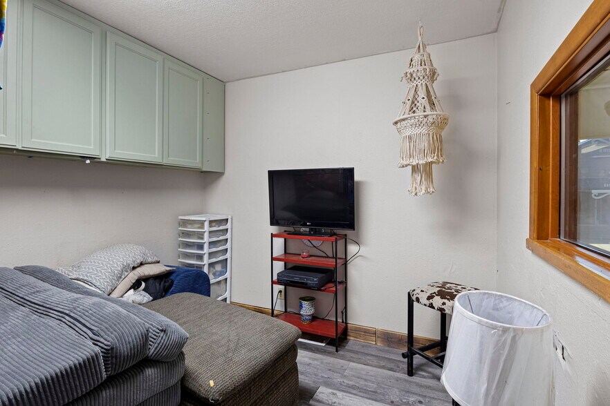 More Photos Of 92 NW Glenhart Ave, Winston Freestanding For Sale
