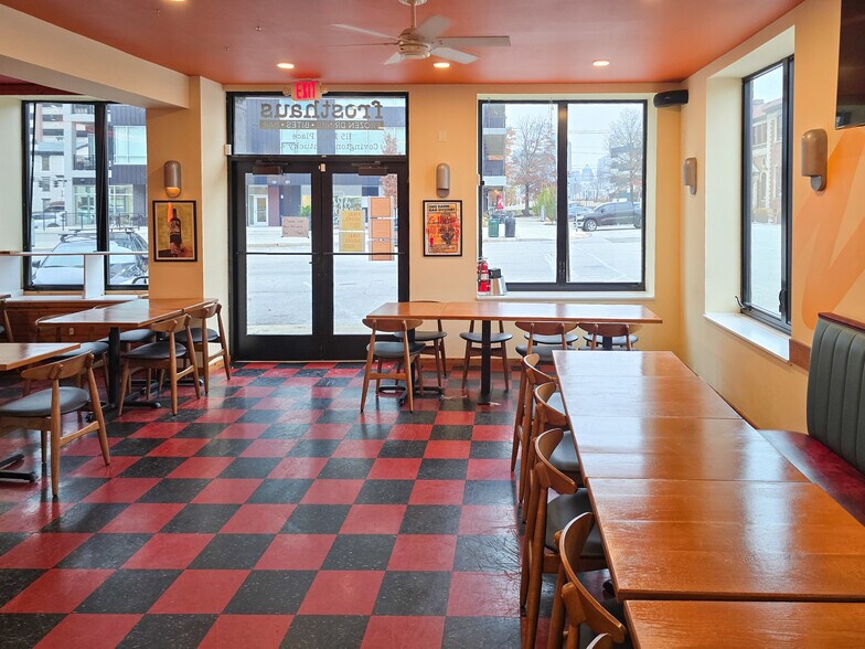 More Photos Of 115-117 Park Pl, Covington Storefront Retail Residential For Lease