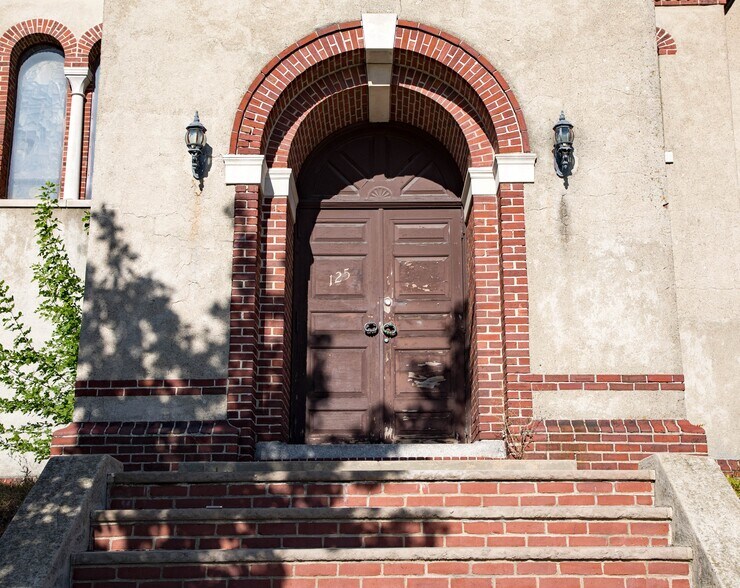 More Photos Of 125 Highland Ave, Somerville Religious Facility For Sale