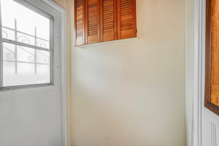 More Photos Of 728 S Genesee Ave, Los Angeles Apartments For Sale