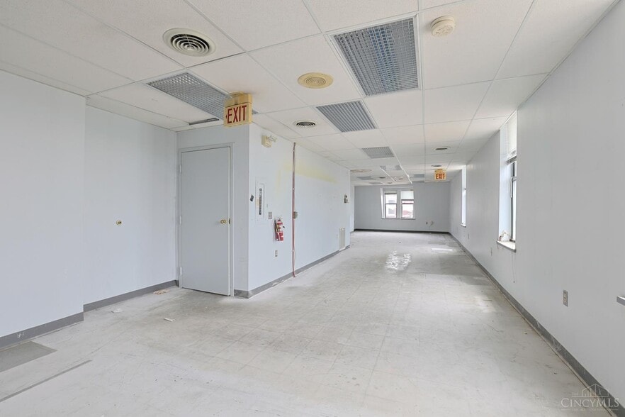 More Photos Of 2108 Central Pky, Cincinnati Loft Creative Space For Sale