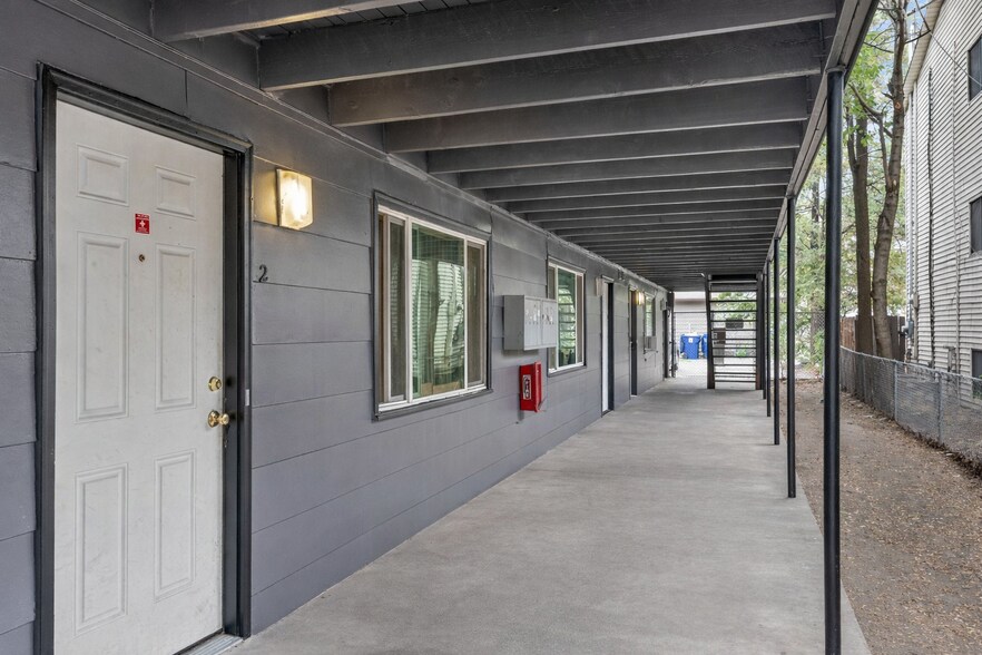 More Photos Of 943 E Augusta Ave, Spokane Apartments For Sale