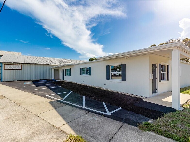 More Photos Of 1708 Old Dixie Hwy, Vero Beach General Retail For Sale