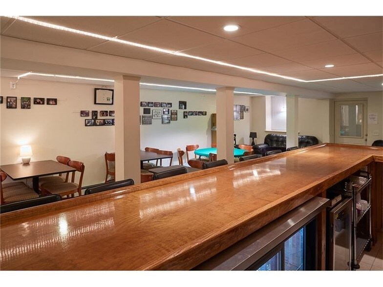 More Photos Of 69 Newbury St, Portland Storefront Retail Residential For Sale