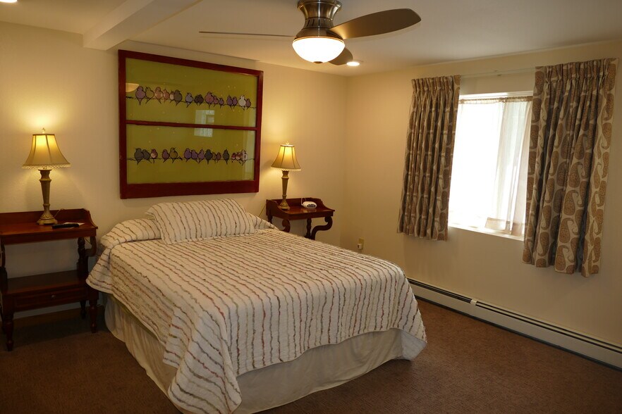 More Photos Of 56 El Paso Blvd, Manitou Springs Hotel For Sale