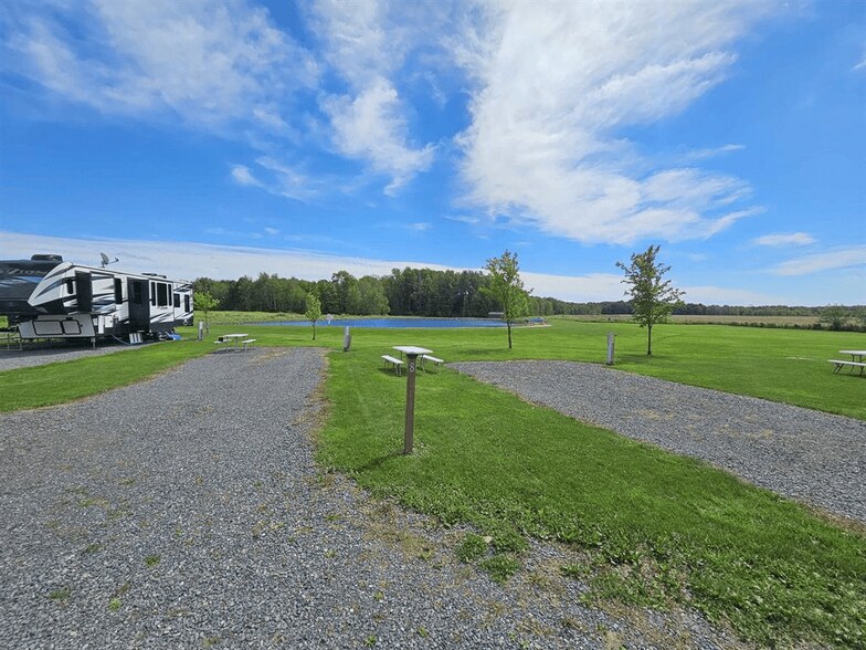 More Photos Of 5591 County A hwy, Arpin Trailer Camper Park For Sale