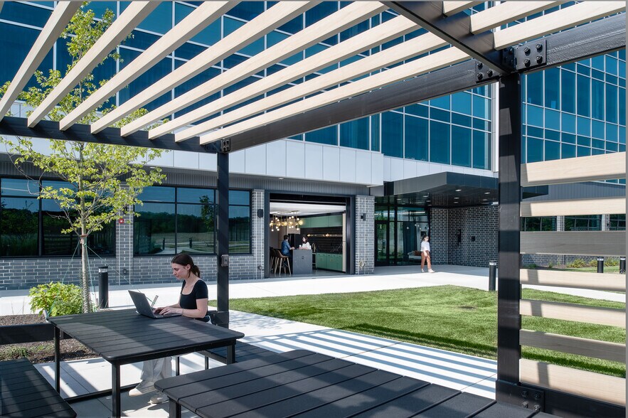 More Photos Of 501 Marketplace Ave, Coraopolis Office For Lease