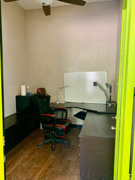 More Photos Of 4830 Sunbeam St, Houston Auto Repair For Lease