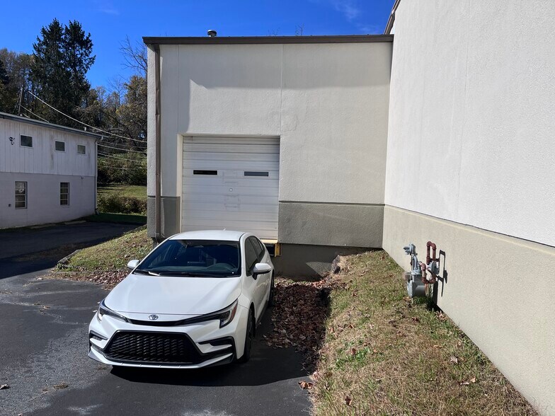 More Photos Of 1257 Sweeten Creek Rd, Asheville Office For Lease