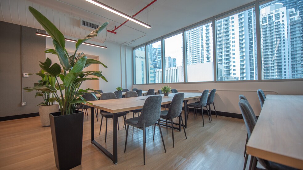 More Photos Of 1100 Brickell Bay Dr, Miami Coworking Space