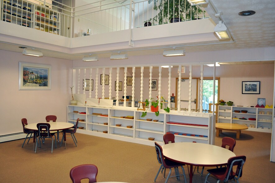 More Photos Of 17892 Chillicothe Rd, Chagrin Falls Office For Sale