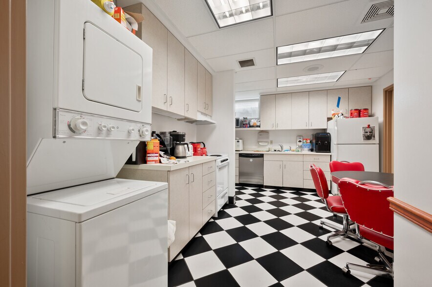 More Photos Of 500 Chadwick St, Sewickley Medical For Sale