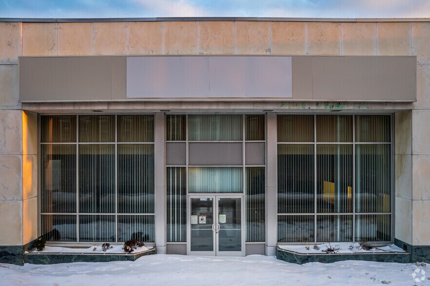 More Photos Of 30 E Main St, Geneva General Retail For Lease