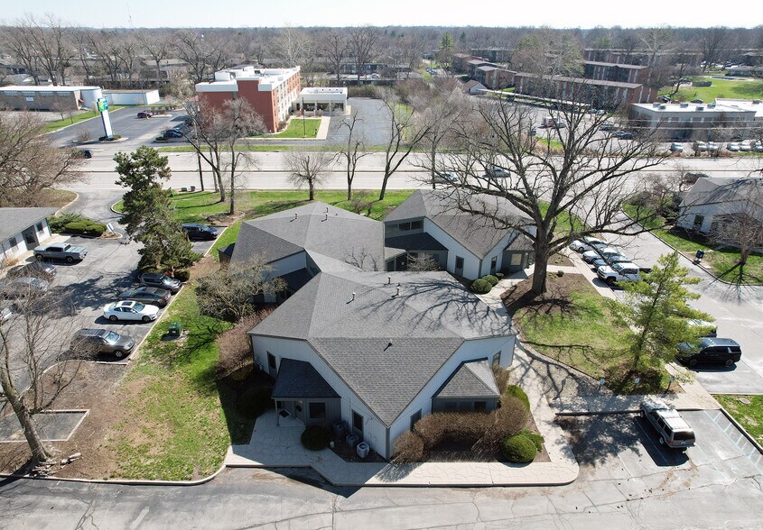 More Photos Of , Indianapolis Office For Sale