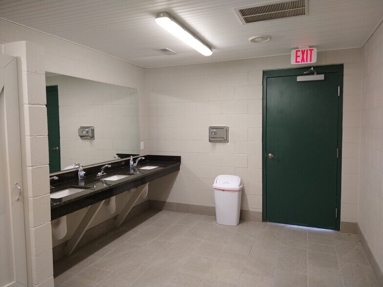 More Photos Of 8 E Kegan Ln, Selma Multifamily For Sale