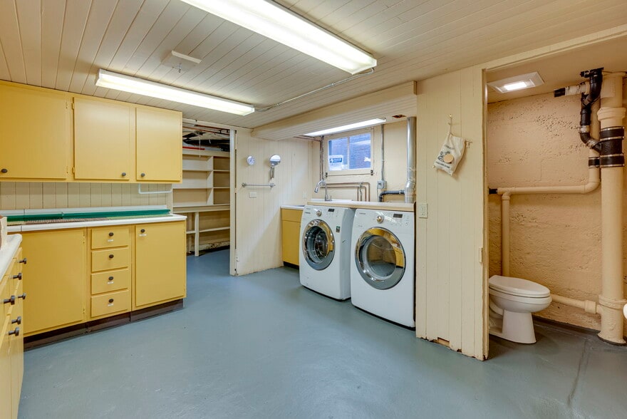 More Photos Of 1825 SE 7th Ave, Portland Loft Creative Space For Sale