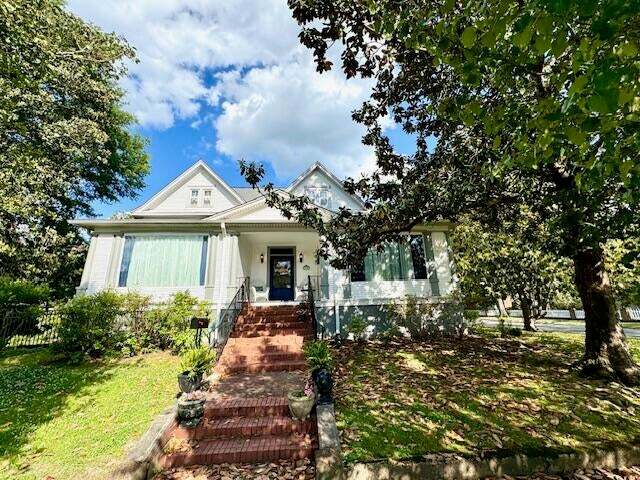 More Photos Of 924 Fillmore St, Corinth Hotel For Sale