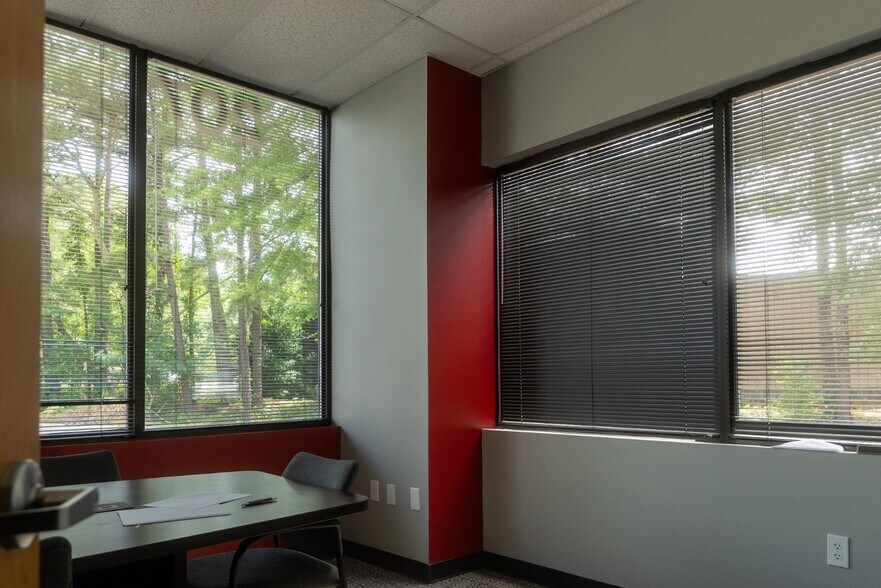 More Photos Of 207 Park Ct, Ridgeland Warehouse For Lease