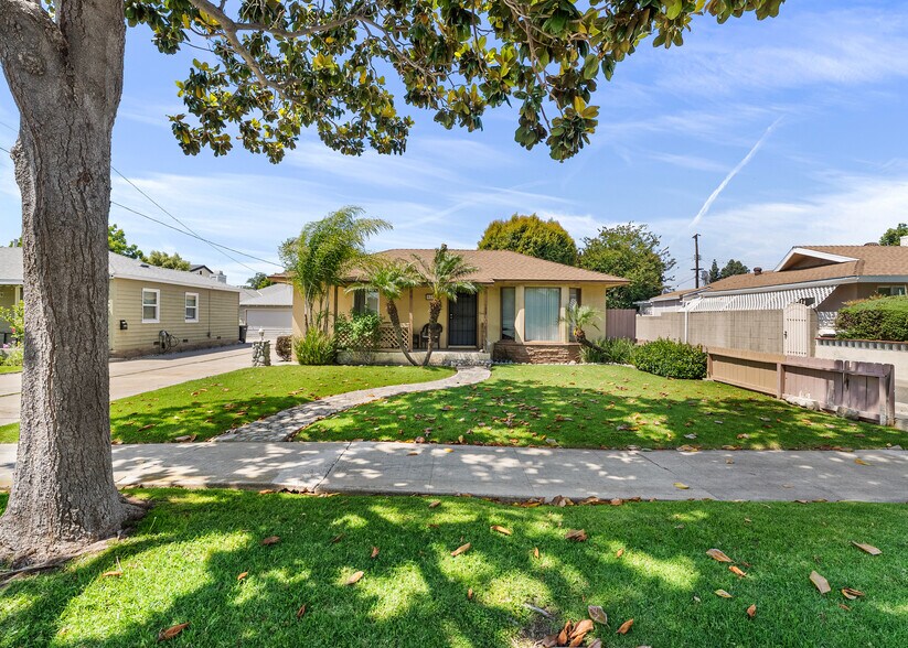 More Photos Of 937 E Palmyra Ave, Orange Apartments For Sale