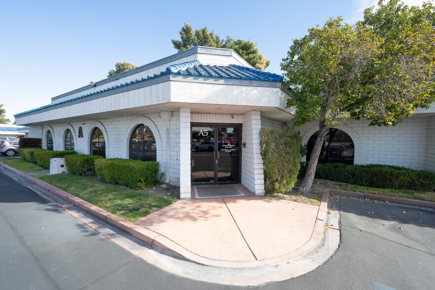 More Photos Of 601 S Rancho Dr, Las Vegas Medical For Sale