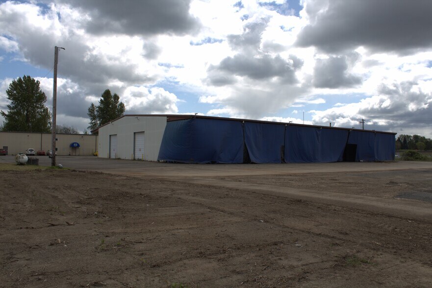 More Photos Of 2208 Parrott Way, Kelso Warehouse For Lease