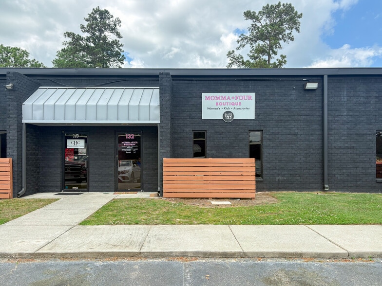 More Photos Of 622 Old Trolley Rd, Summerville Storefront For Lease