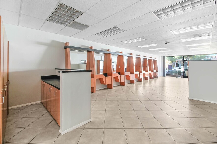 More Photos Of 147-153 N San Fernando Blvd, Burbank Storefront For Lease