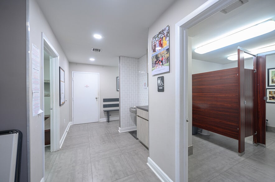 More Photos Of 10181 NW 58th St, Miami Warehouse For Lease