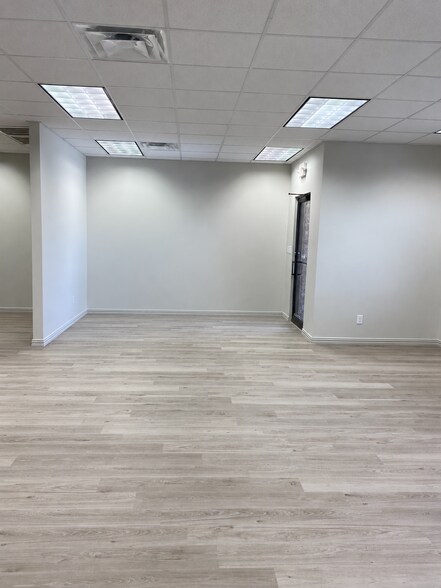 More Photos Of 7115 FM 2920, Spring Unknown For Lease