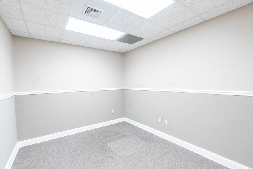 More Photos Of 819 Newman Dr, Helena Office For Sale