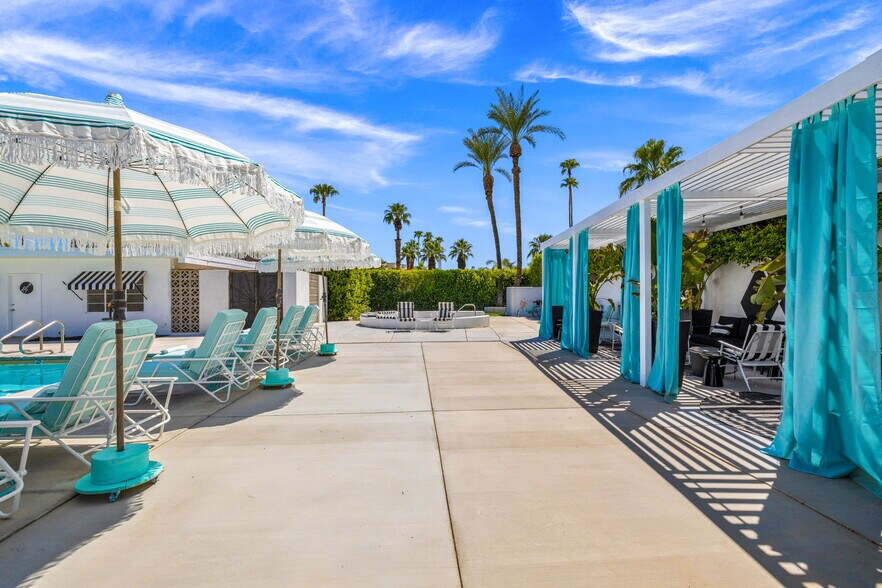 More Photos Of 120 W Vereda Sur, Palm Springs Hotel For Sale