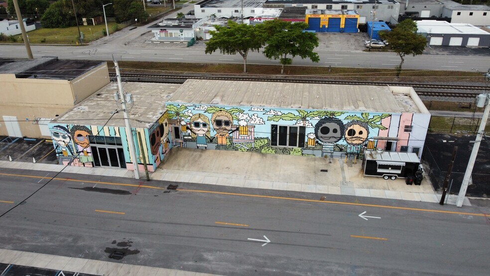 More Photos Of 205-209 NE 1st Ave, Hallandale Beach Flex For Lease