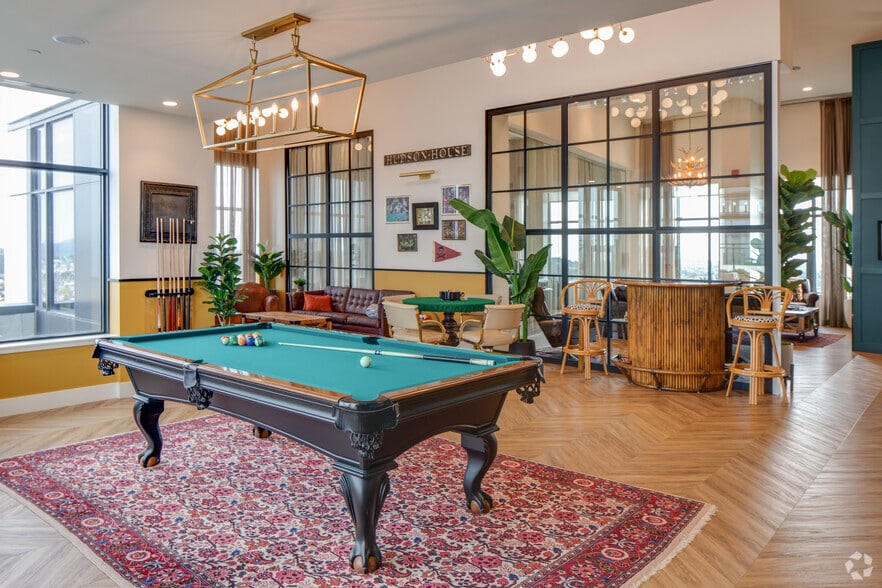 More Photos Of 1700 Blanshard St, Victoria Apartments For Lease