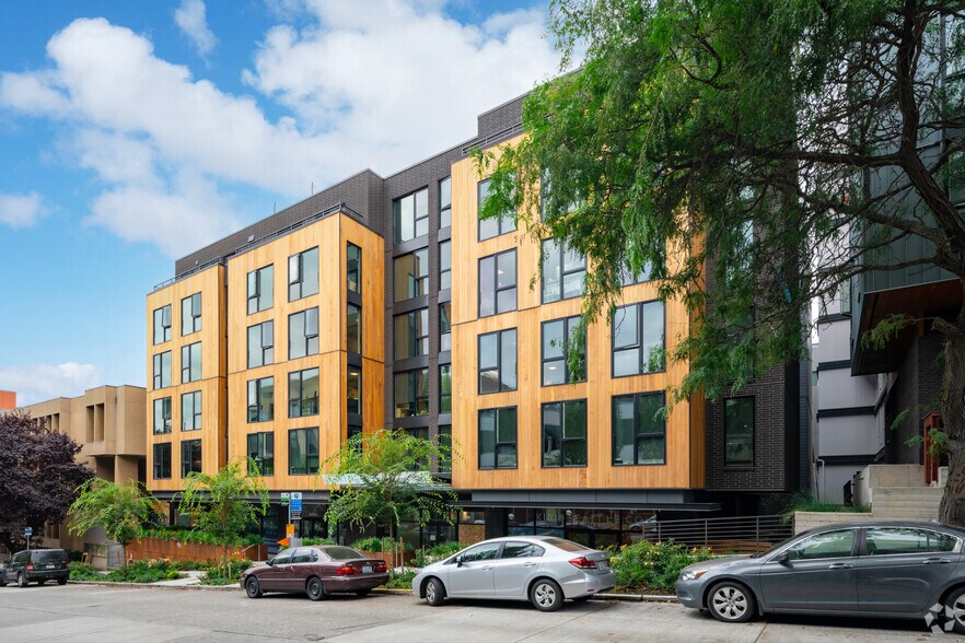 More Photos Of 417 2nd Ave W, Seattle Apartments For Lease