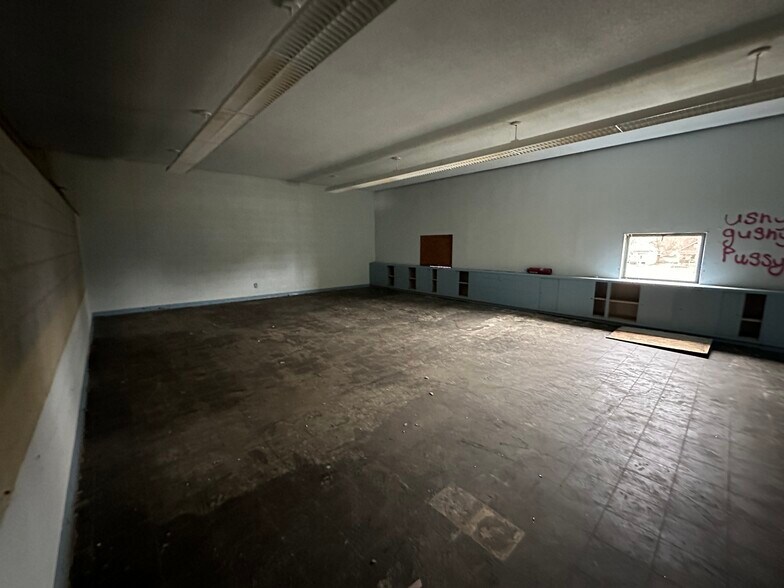 More Photos Of 1123 N Sherman St, Bay City Schools For Lease